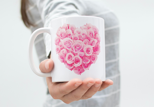 Mug céramique Belle-maman approuvé par mon coeur (et par mon estomac !) Avec un bouquet en rose en forme de coeur