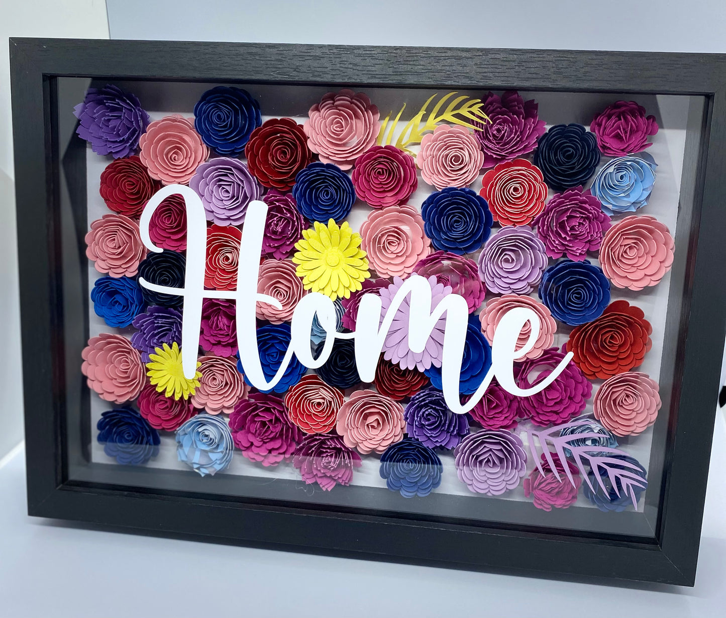 3D HOME-Präsentationsrahmen aus bunten Papierblumen