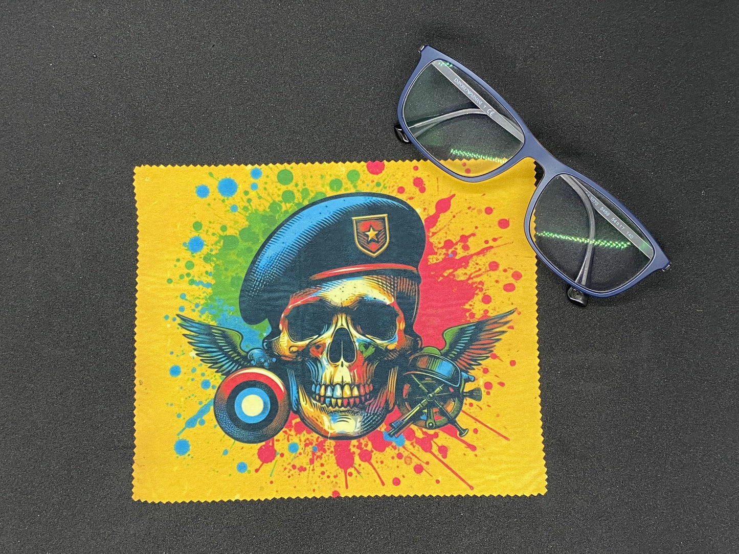Lingette microfibre pour écran et lunette "Crâne avec béret Pop Art"