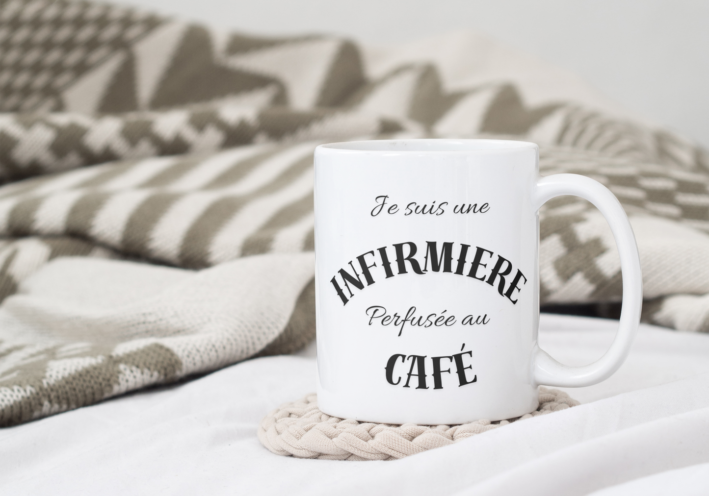 Mug humour & vocation - Infirmière perfusée au café