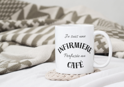 Mug humour & vocation - Infirmière perfusée au café