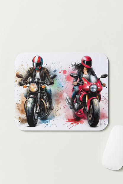 🎨 Tapis de souris – Couple de Motards – Liberté & Couleurs Pop