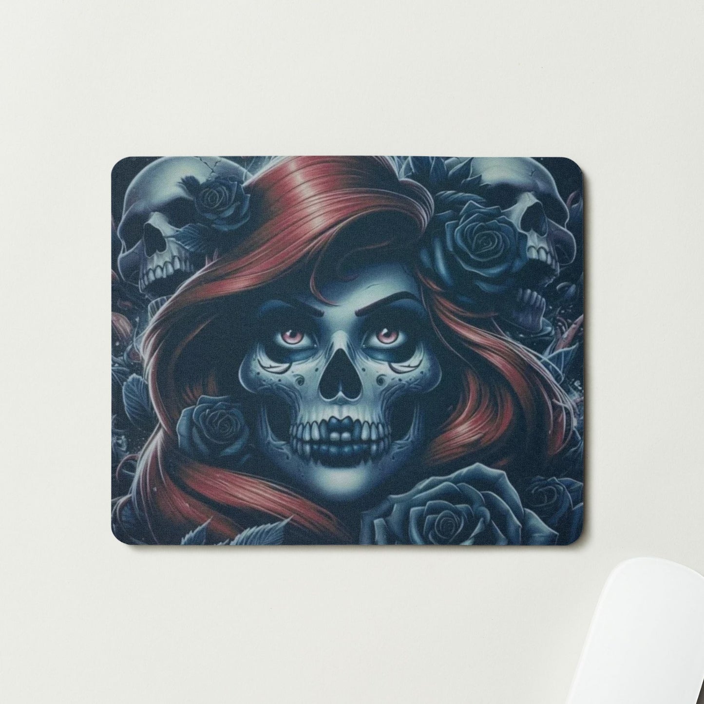 Tapis de souris - Visage de femme en crâne avec cheveux rougeâtre