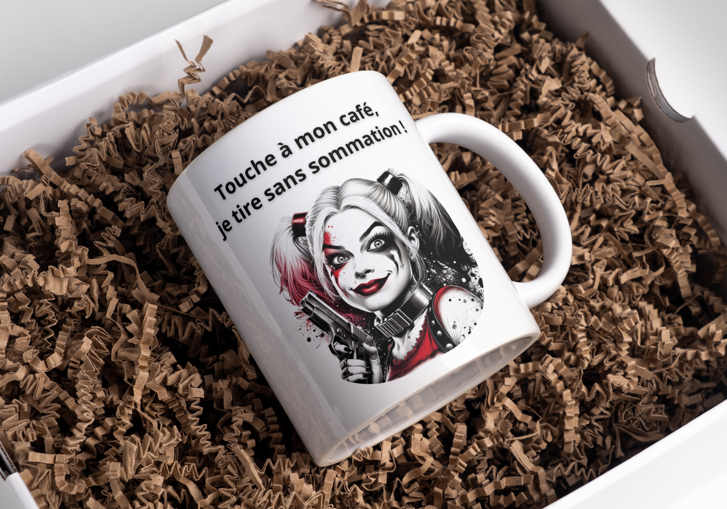 Mug humour - « Touche à mon café, je tire sans sommation » Harley Quinn